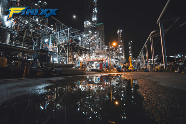 Oil prices increase due to economic growth and geopolitical tensions in the Middle East