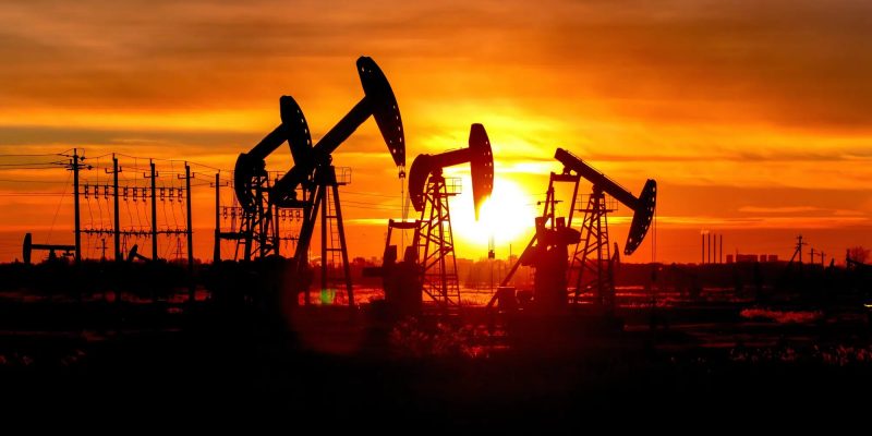 Global Oil Market Outlook for 2026: Rising Supply and Price Pressure Ahead